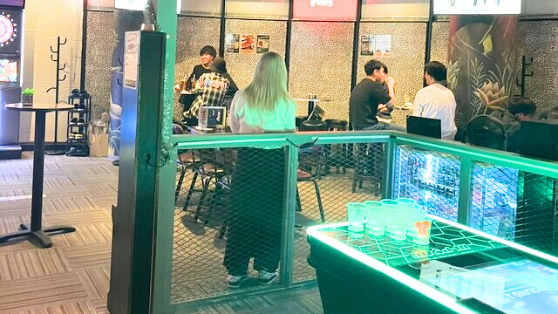 店内6